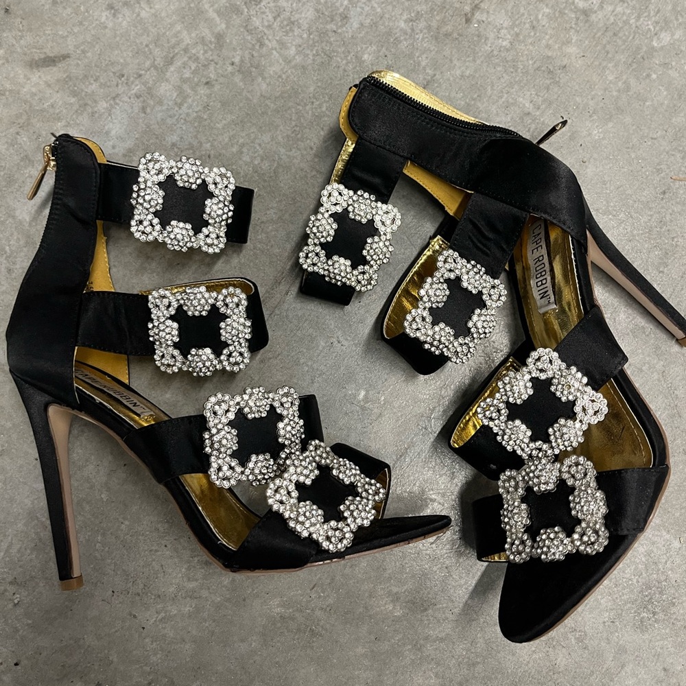 Cape robbin black rhinestone buckle heels size 7.5 womens